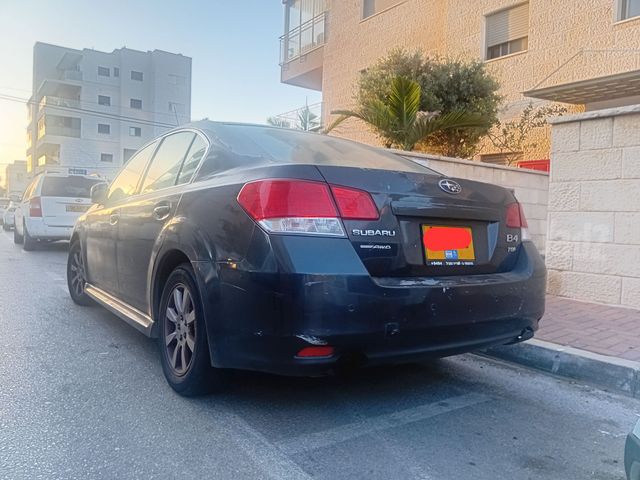 סובארו B4/לגאסי