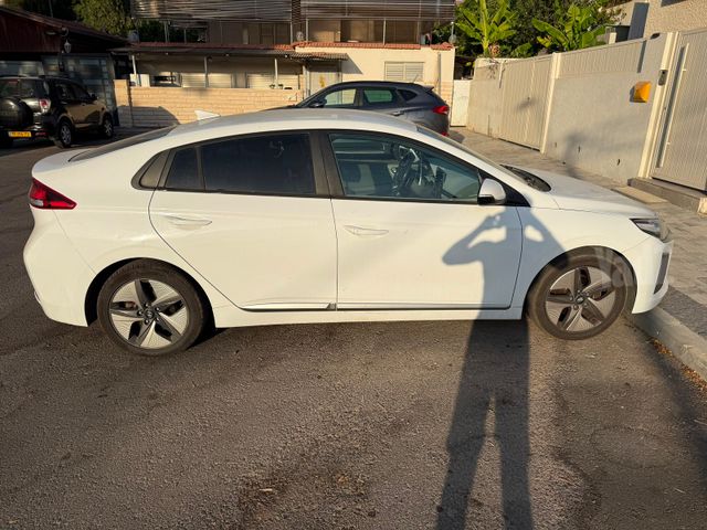 יונדאי איוניק