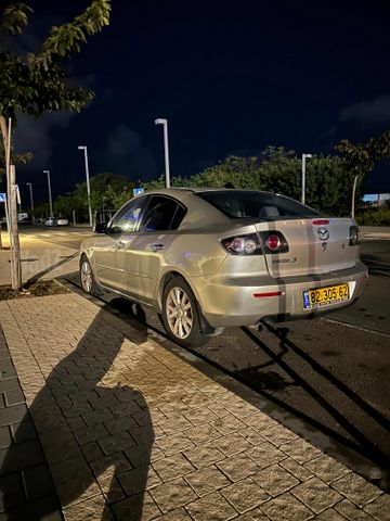 מודעת רכב מאזדה 3