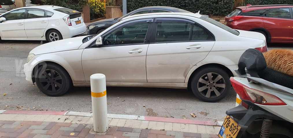 מודעת רכב מרצדס-בנץ C-class