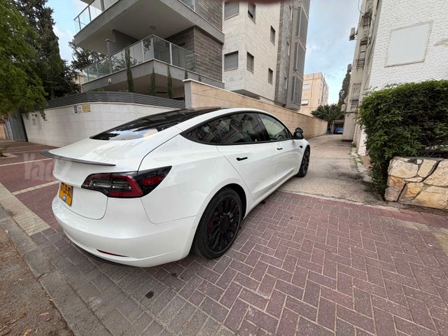 טסלה מודל 3