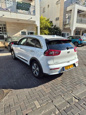קיה נירו