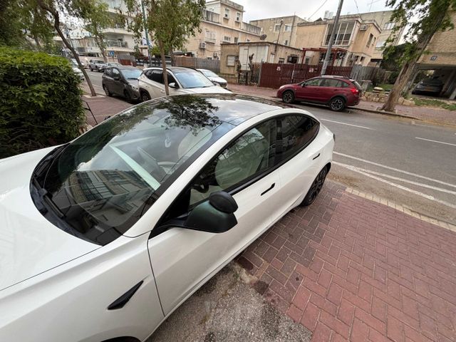 טסלה מודל 3