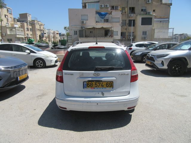 i30 Inspire אוט׳ בנזין סטיישן / טורר 1.6 (126 כ״ס)