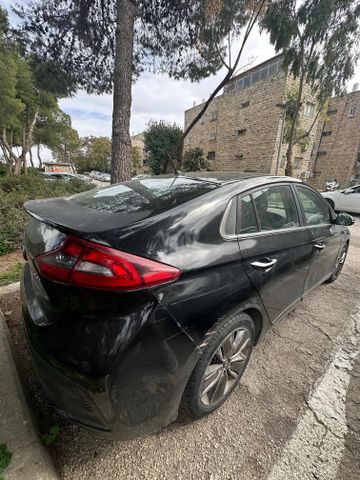יונדאי איוניק