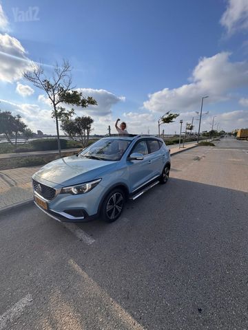 אם ג'י ZS