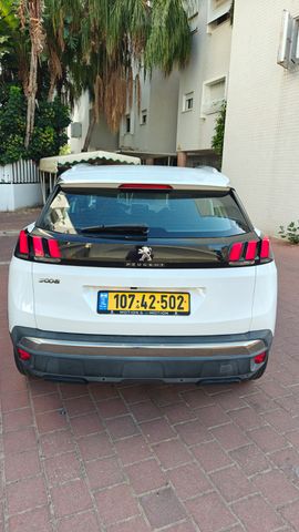 פיג'ו 3008