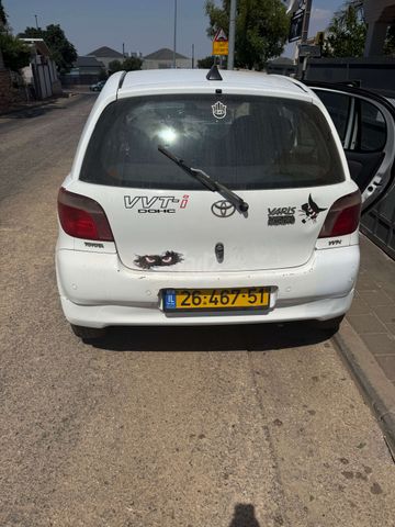 טויוטה יאריס