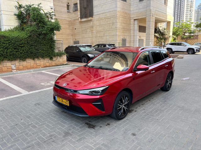 אם ג'י MG5