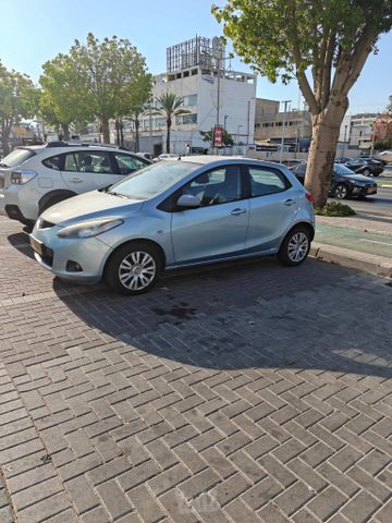 מודעת רכב מאזדה 2