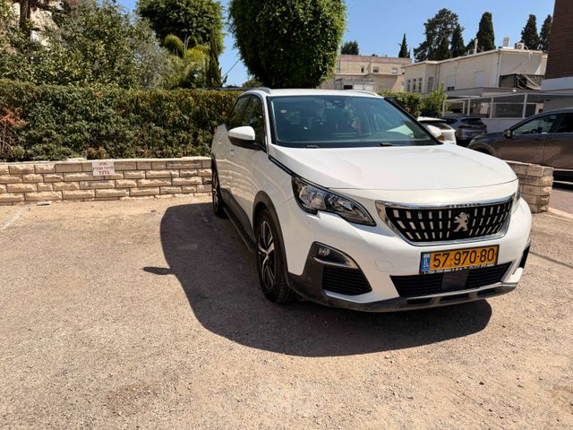 פיג'ו 3008