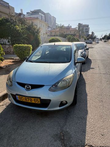 מודעת רכב מאזדה 2