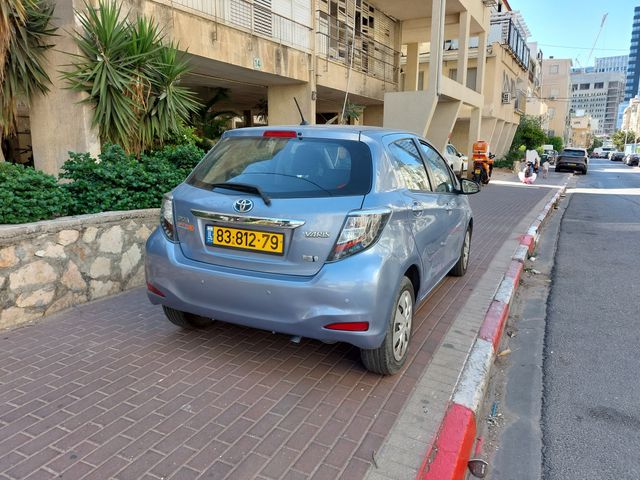 טויוטה יאריס