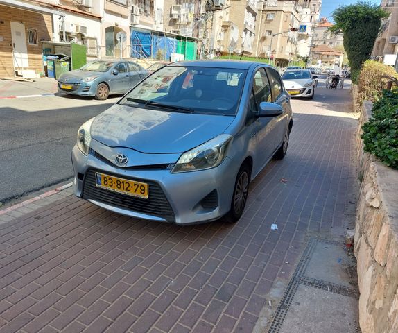 טויוטה יאריס