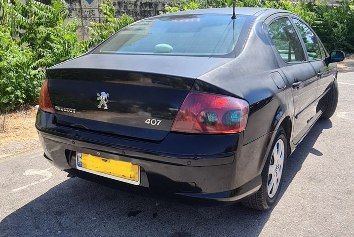 פיג'ו 407