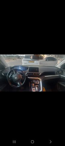 פיג'ו 3008