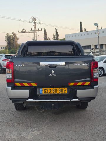 מיצובישי טרייטון / L200
