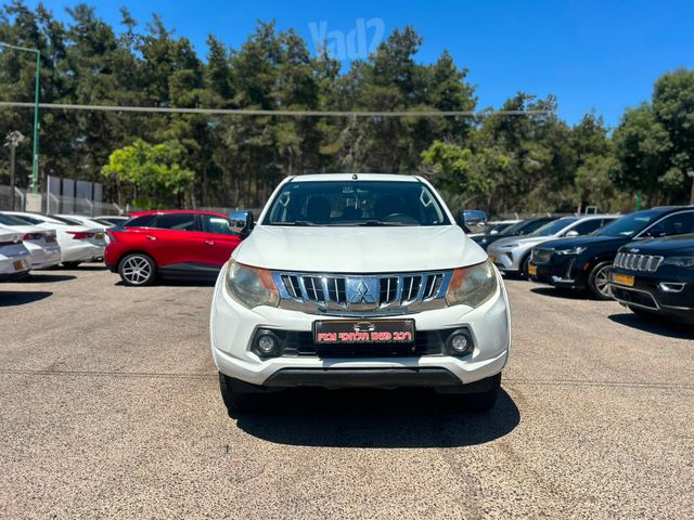 מיצובישי טרייטון / L200