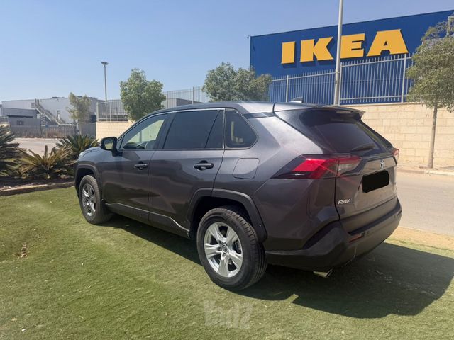 טויוטה RAV4