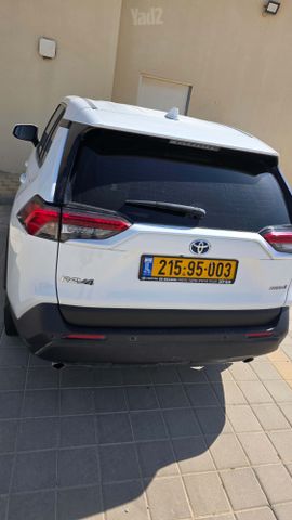 טויוטה RAV4