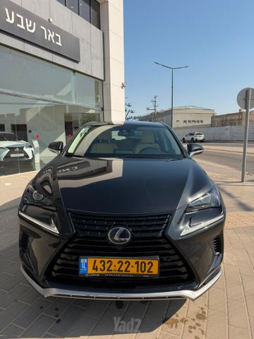 לקסוס NX