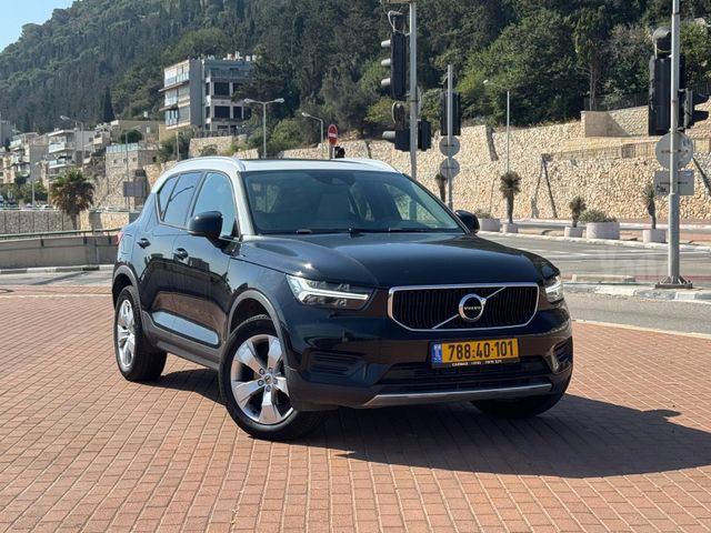 וולוו XC40