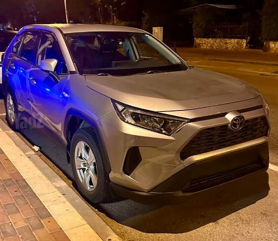 טויוטה RAV4