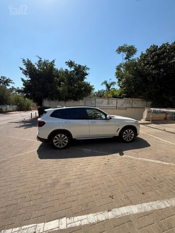 ב מ וו X3