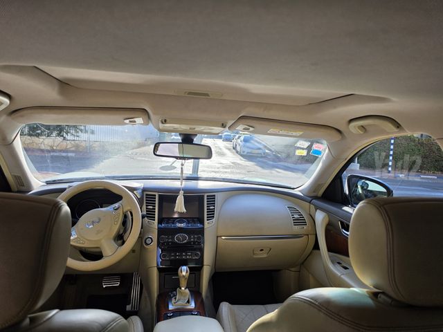 אינפיניטי QX70