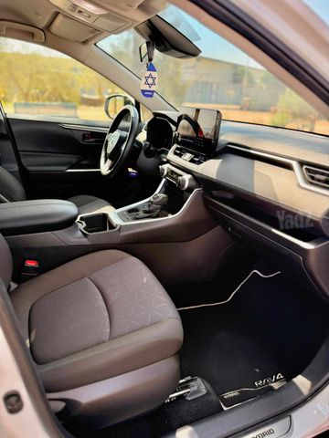 טויוטה RAV4