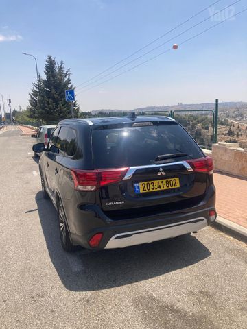 מיצובישי אאוטלנדר