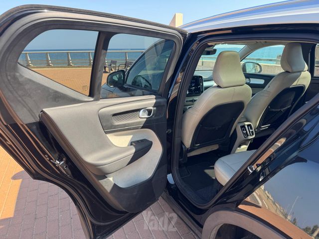 וולוו XC40