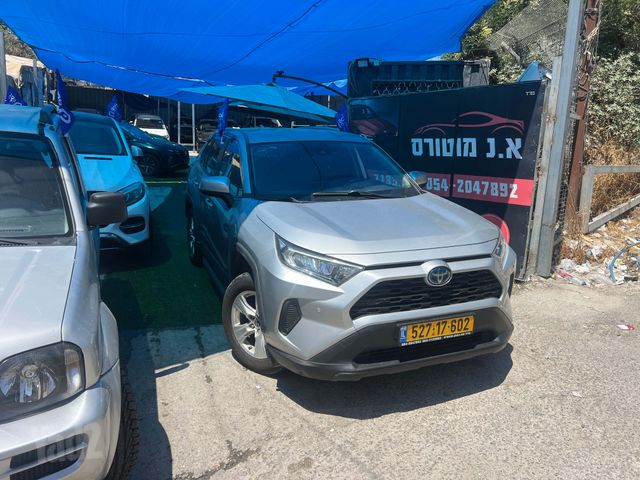 מודעת רכב טויוטה RAV4