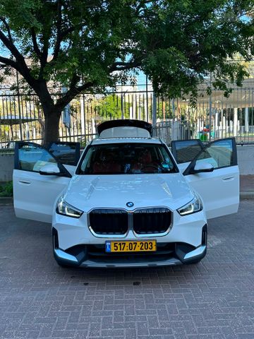 ב מ וו X1