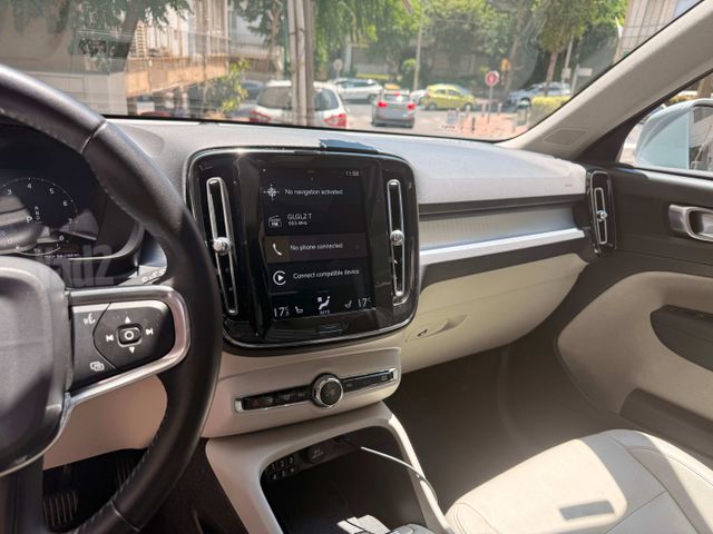 וולוו XC40