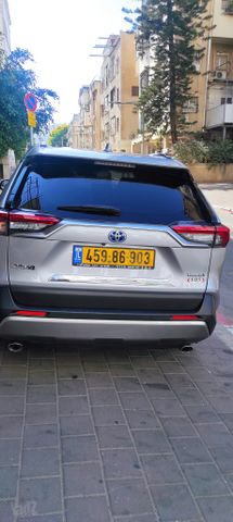 טויוטה RAV4