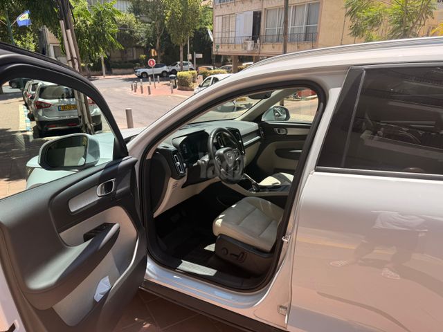 וולוו XC40