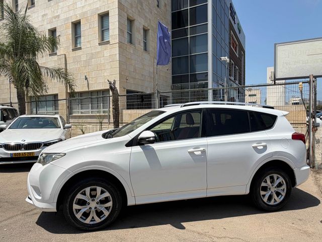 טויוטה RAV4