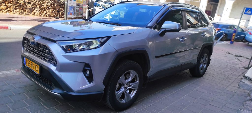טויוטה RAV4