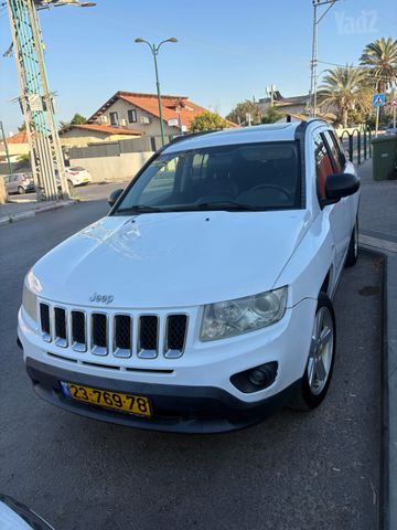 מודעת רכב ג'יפ קומפאס