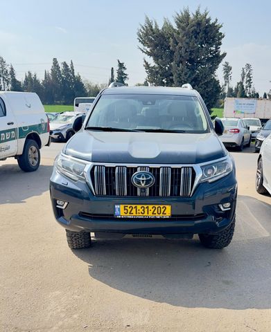 טויוטה לנד קרוזר