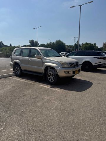 טויוטה לנד קרוזר