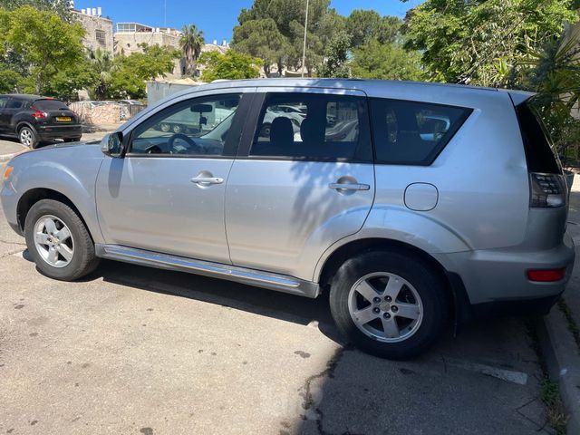 מיצובישי אאוטלנדר