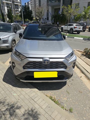 טויוטה RAV4