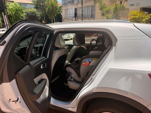 וולוו XC40