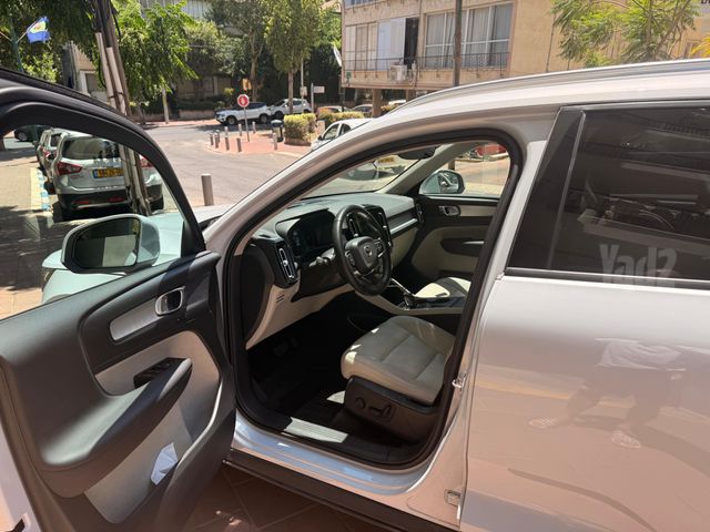 וולוו XC40