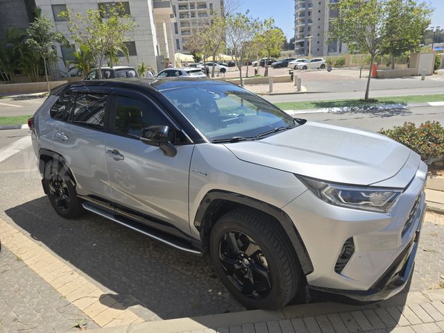 טויוטה RAV4