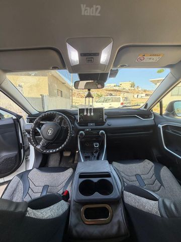טויוטה RAV4