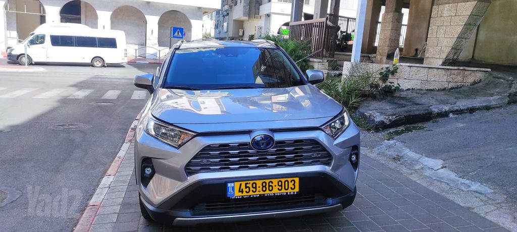 טויוטה RAV4