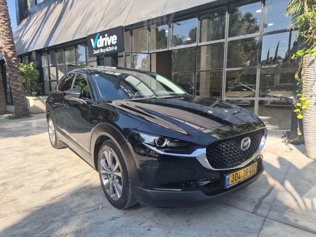 מודעת רכב מאזדה CX-30